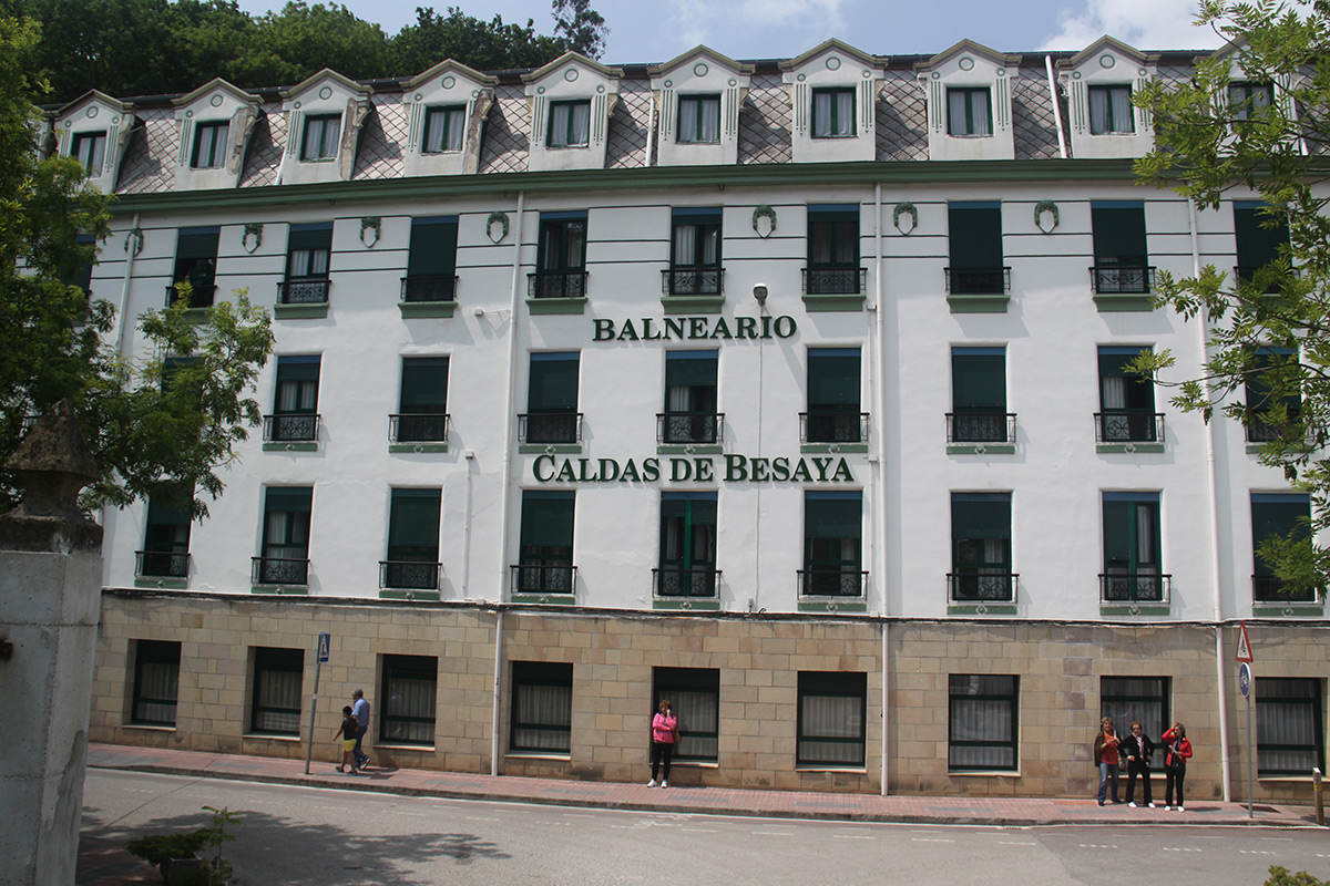 Balneario Las Caldas de Besaya, fachada principal