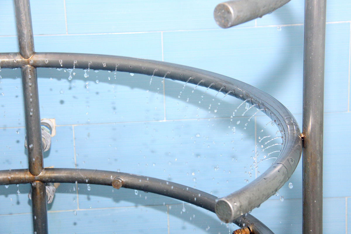Balneario de Las Caldas del Besaya, detalle de las duchas circulares